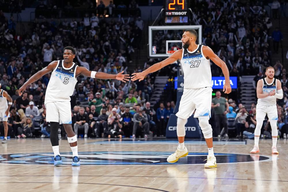 伤了右脚踝 伤了右脚踝